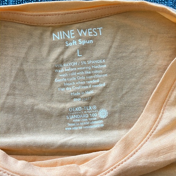 Two women’s tops. Both sz L but fit like a M - Picture 7 of 7